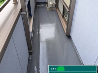 【トップコート塗布】トップコートを塗布して完了です。