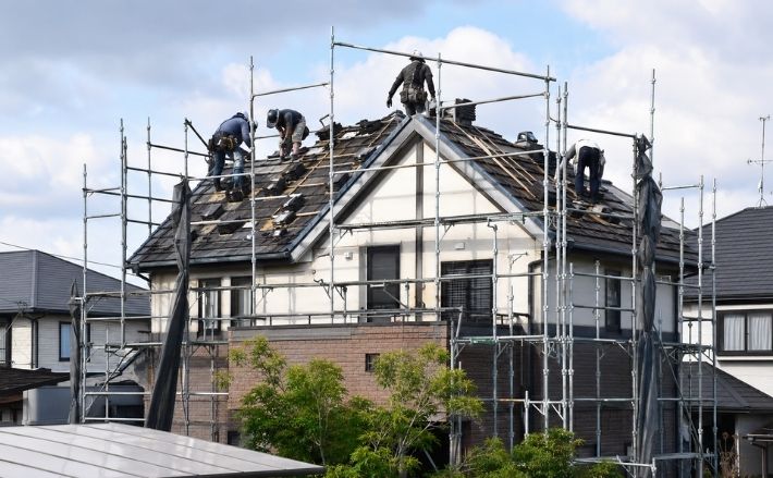 屋根修理の費用は工事内容で大きく変わる